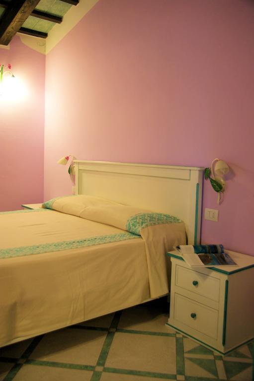 Residence Riva Azzurra Cannigione Zimmer foto